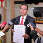 Presenta Mejía Berdeja solicitud de juicio político contra gobernador y fiscal de Coahuila