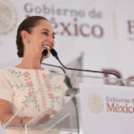 Cuando caminamos juntas, no hay nada que nos detenga; las mujeres somos el centro de transformación: Presidenta Claudia Sheinbaum entrega pensión mujeres bienestar en Acapulco, Guerrero