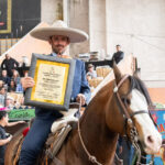 Frente a miles de charros, Pedro Haces Lago recibe reconocimiento por defender la charrería en la CDMX