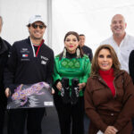 Exhibición de fórmula 1 en Paseo de la Reforma democratiza el deporte, asegura Clara Brugada y entregó reconocimiento al Checo Pérez